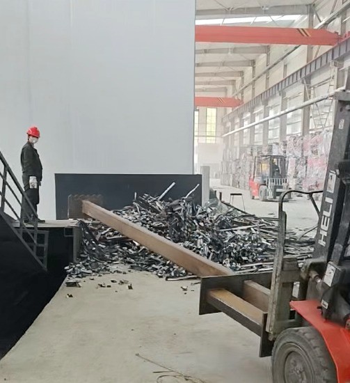 因客戶輸送帶坑未及時完善，空轉試機結束后，雙方協商一致，取消后面的打料試機。